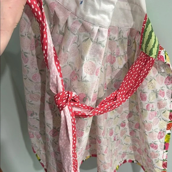 Colorful Strawberry Pattern Apron - Picture 5 of 5